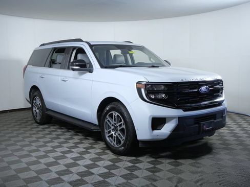 Certified 2025 Ford Expedition Active AWD/4WD image 1