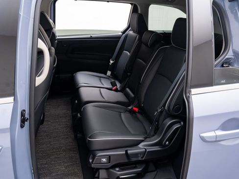 Used 2026 Honda Odyssey Elite image 18