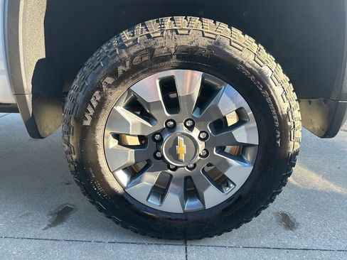 Used 2025 Chevrolet Silverado 2500 LT w/ Safety Package image 6