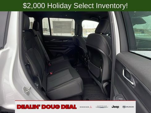 New 2025 Jeep Grand Cherokee Laredo image 27