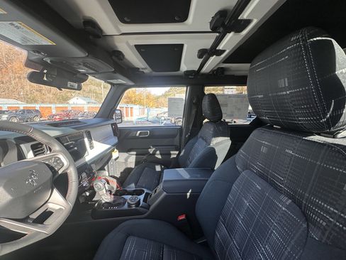 New 2025 Ford Bronco Heritage Edition image 10