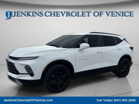 Used 2024 Chevrolet Blazer LT w/ Convenience Package FWD image 9