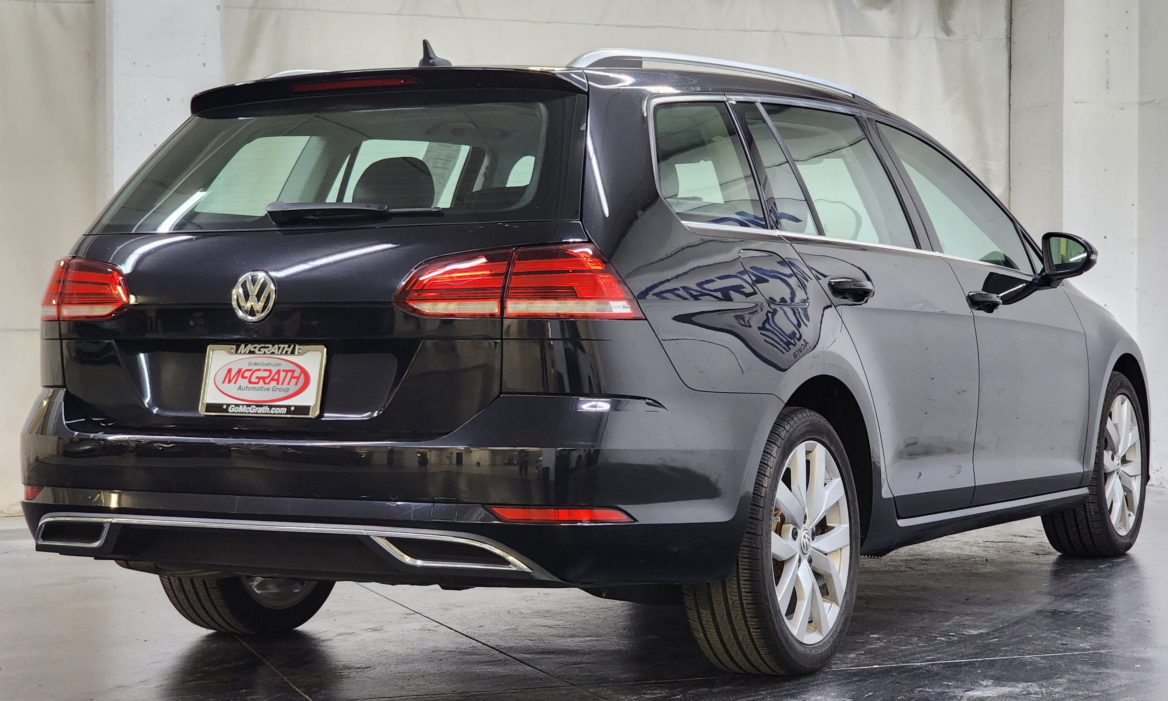 Used 2018 Volkswagen Golf SEL FWD image 6