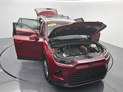 Used 2025 Toyota Grand Highlander AWD Hybrid image 71