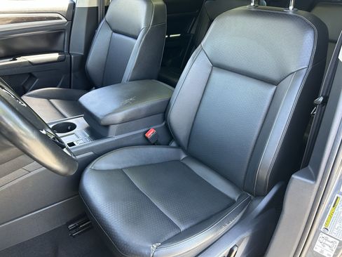 Used 2019 Volkswagen Atlas SE FWD image 19