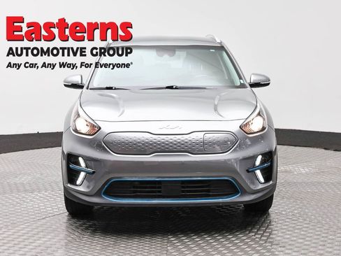 Used 2022 Kia Niro EX FWD image 2