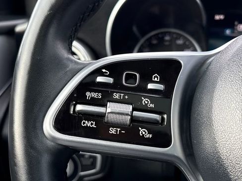 Used 2020 Mercedes-Benz GLC 300 4MATIC image 20