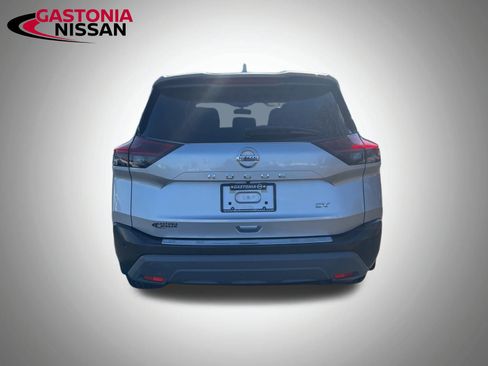 Used 2021 Nissan Rogue SV image 13