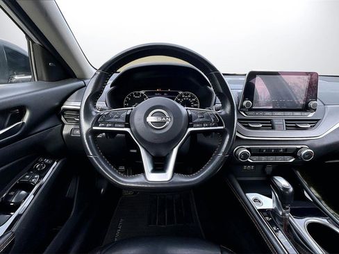 Used 2024 Nissan Altima 2.5 SR image 11