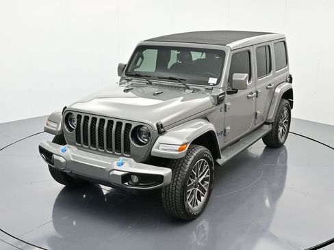 Used 2023 Jeep Wrangler Unlimited Sahara image 39