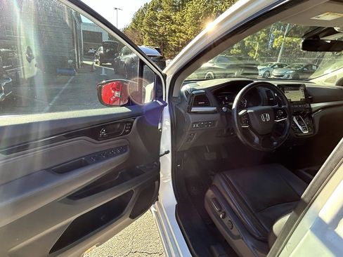 Used 2018 Honda Odyssey Elite image 7