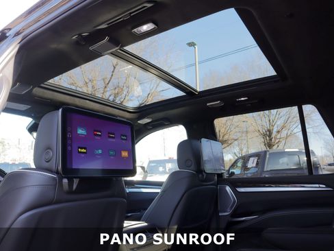 Used 2026 Cadillac Escalade Platinum Sport image 7