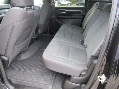 Used 2024 RAM 1500 Big Horn RWD image 33