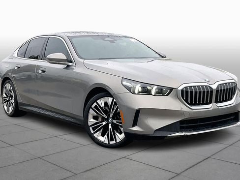 Used 2024 BMW 530i 530i w/ Convenience Package image 2