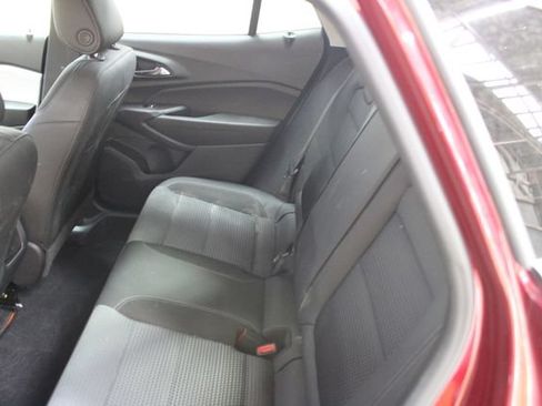 Used 2024 Chevrolet Trax LT w/ Driver Confidence Package FWD image 9