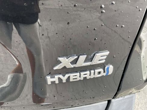 Used 2019 Toyota RAV4 XLE image 28