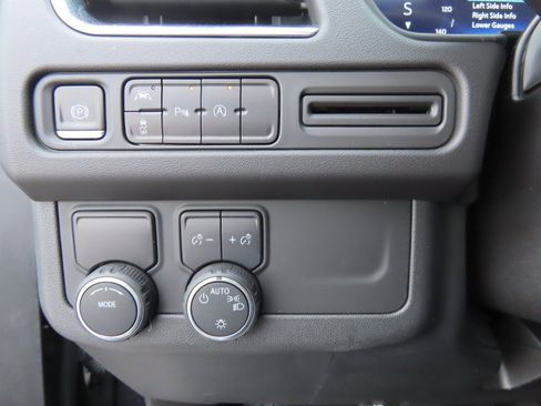 Used 2023 Chevrolet Tahoe LT RWD image 28
