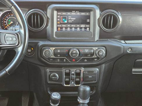 Used 2021 Jeep Wrangler Unlimited Sport image 32