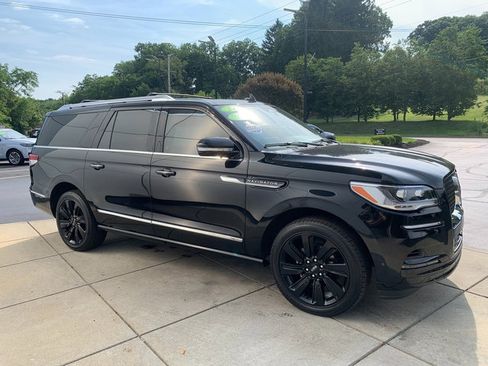 Certified 2024 Lincoln Navigator L Reserve AWD/4WD image 8