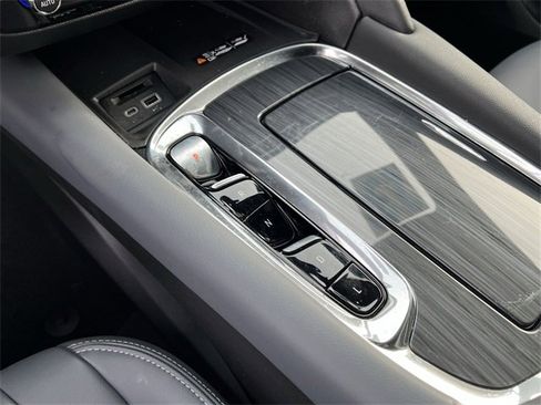 Certified 2023 Buick Enclave Essence image 19