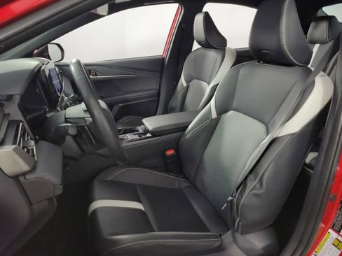 Used 2025 Toyota Camry SE image 14