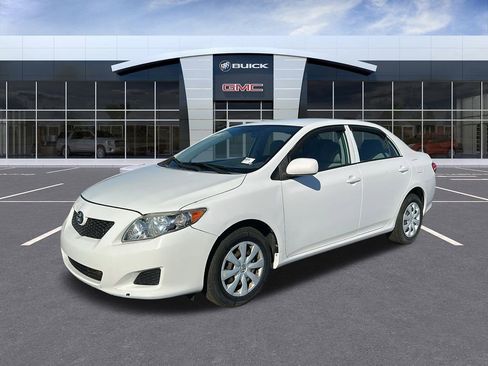 Used 2010 Toyota Corolla LE image 1