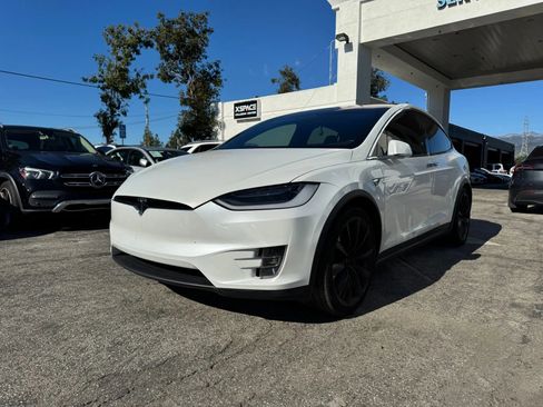 Used 2019 Tesla Model X 100D image 7
