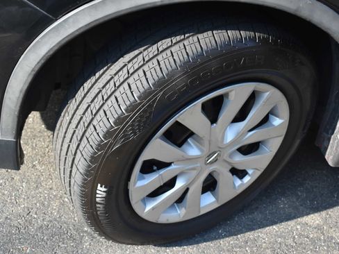 Used 2018 Nissan Rogue S AWD/4WD image 34