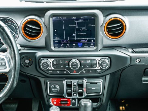 Used 2020 Jeep Gladiator Mojave image 11