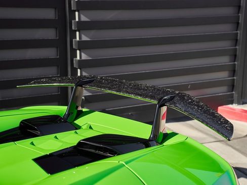 Used 2019 Lamborghini Huracan Performante image 11