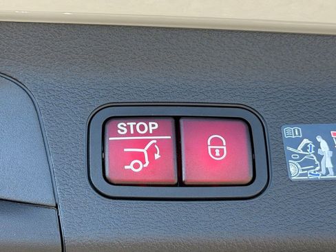 New 2026 Mercedes-Benz GLS 580 4MATIC image 13