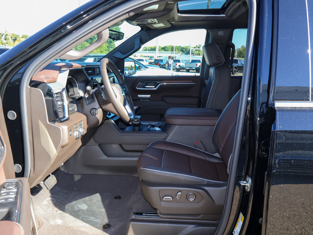 New 2026 GMC Sierra 1500 Denali w/ Denali Reserve Package AWD/4WD image 7