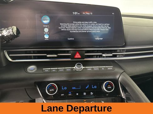 Used 2025 Hyundai Elantra Limited FWD image 15