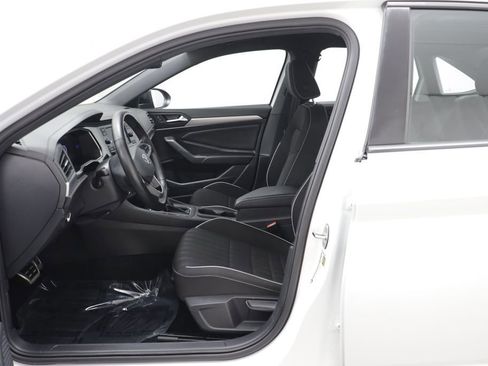 Used 2023 Volkswagen Jetta Sport FWD image 5