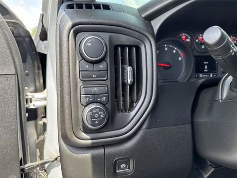 Used 2021 Chevrolet Silverado 2500 Custom w/ Custom Value Package AWD/4WD image 19