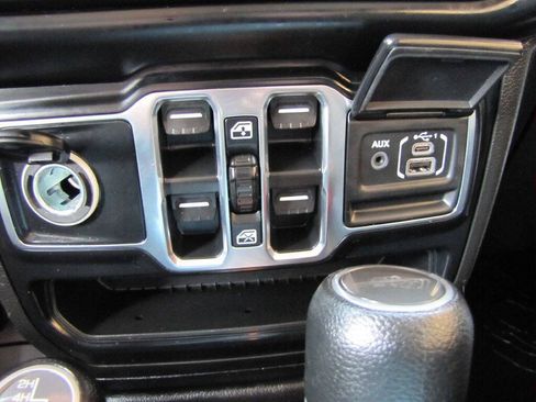 Used 2022 Jeep Gladiator Sport AWD/4WD image 45