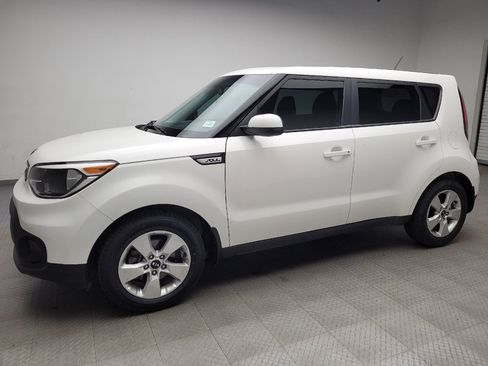 Used 2019 Kia Soul FWD image 2