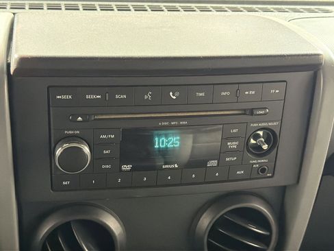 Used 2007 Jeep Wrangler Unlimited Rubicon image 18