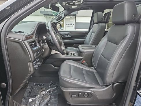 Used 2021 Chevrolet Tahoe Z71 w/ Rear Media and Nav Package image 17