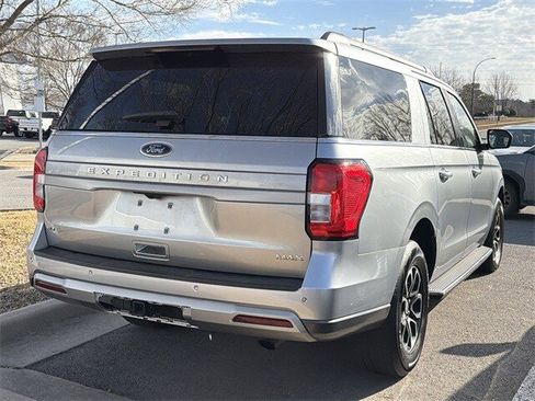 Used 2023 Ford Expedition Max XLT image 6