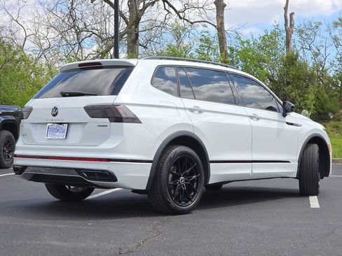 Used 2024 Volkswagen Tiguan SE R-Line AWD/4WD image 24