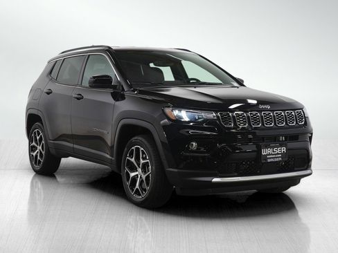 Used 2024 Jeep Compass Limited image 7