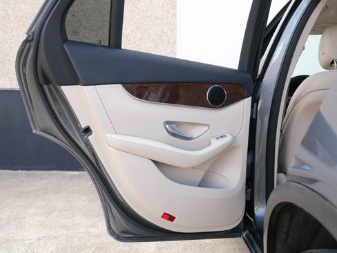 Used 2018 Mercedes-Benz GLC 300 image 22