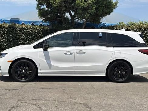 Certified 2024 Honda Odyssey Sport image 8