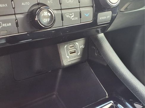 Used 2025 Jeep Compass Limited AWD/4WD image 13
