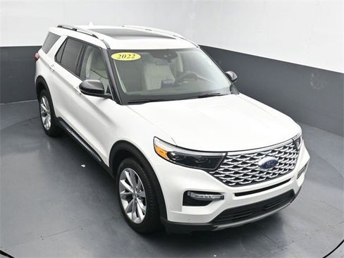 Used 2022 Ford Explorer Platinum w/ Equipment Group 601A image 16