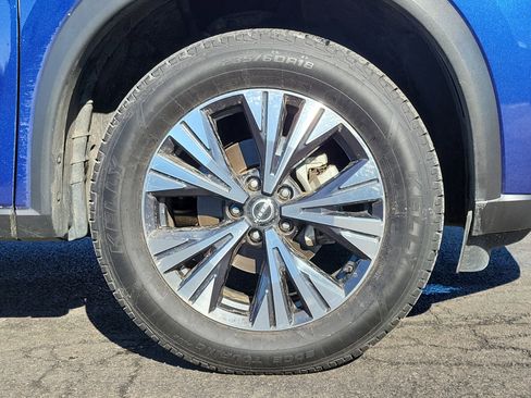 Used 2023 Nissan Rogue SV image 5