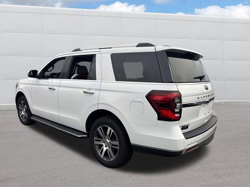 Used 2023 Ford Expedition Limited image 3