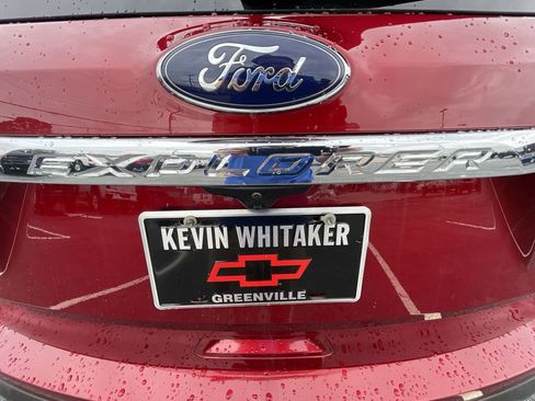 Used 2017 Ford Explorer XLT w/ Equipment Group 202A FWD image 32