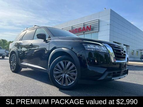 Certified 2023 Nissan Pathfinder SL w/ SL Premium Package AWD/4WD image 3
